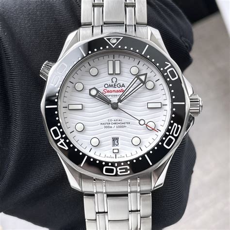 omega seamaster professional 300m lug width|Omega Seamaster 300m white reviews.